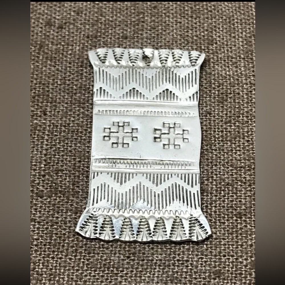 Rare 925 Sterling Silver Pendant Southwestern Style Rug Design 4.82 grams